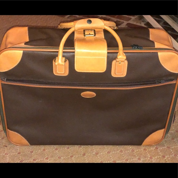 longchamps suitcase